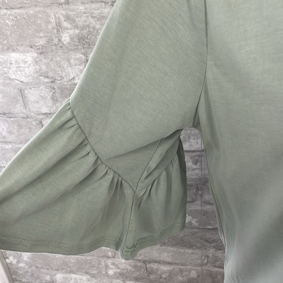 Gyft Sage Green Flutter Sleeve Top - Picture 2 of 7